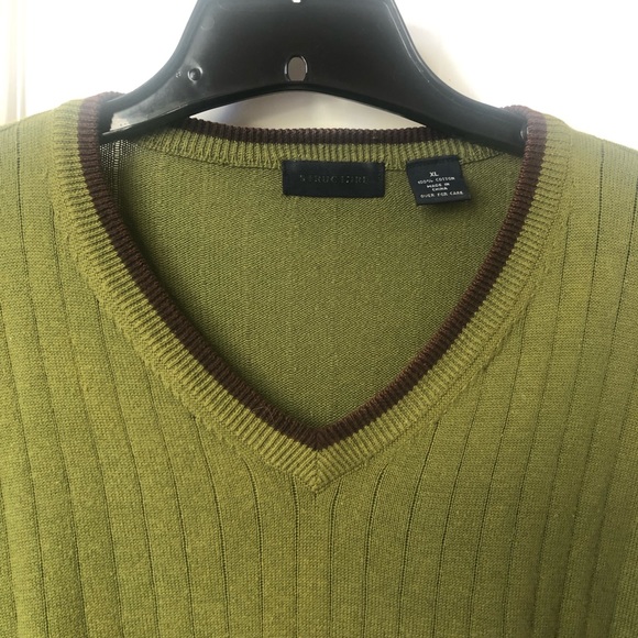 Cotton V NECK SWEATER OLIVE W/BROWN TRIM ON COLLAR SZ-XL GOOD CONDITION 💚🤎 - Picture 2 of 3